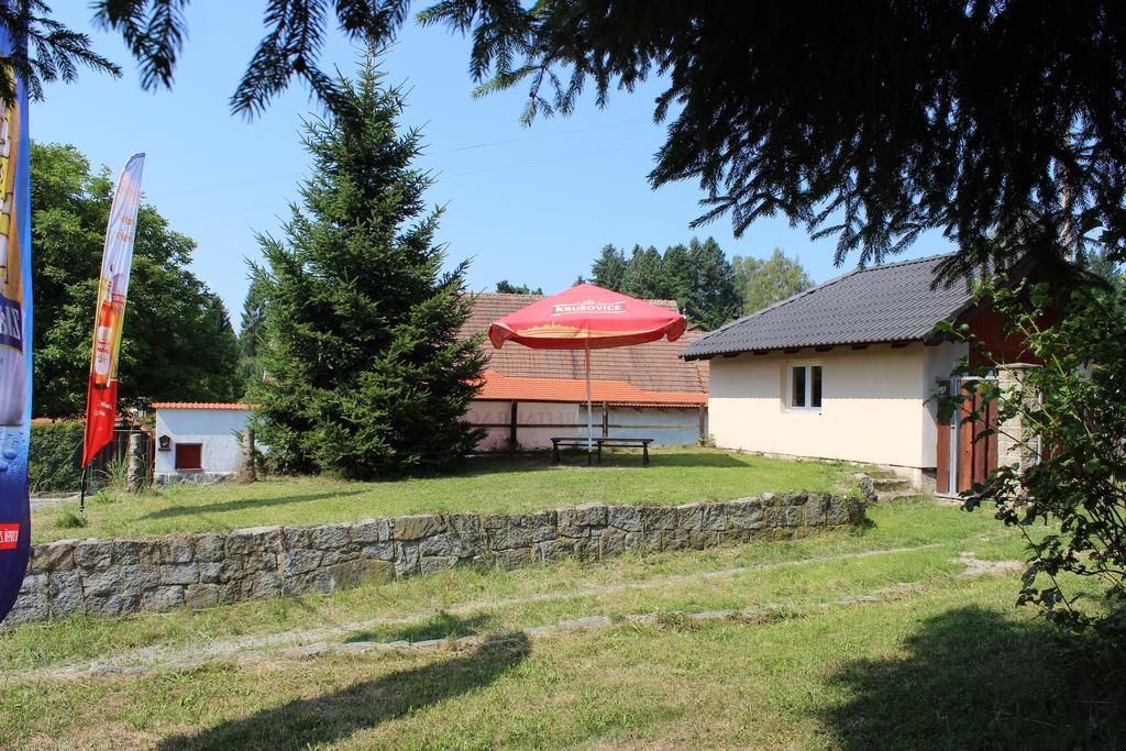 U Certa Hotell Čerčany Exteriör bild