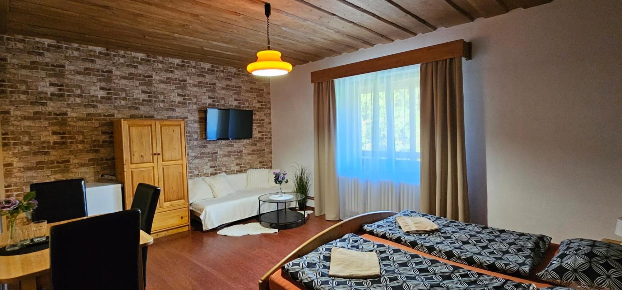 U Certa Hotell Čerčany Exteriör bild